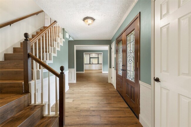 Building Photo - 8215 Winding Hill Ln