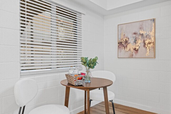 Building Photo - 1741 S Mill Ave