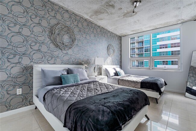 Building Photo - 3250 NE 1st Ave