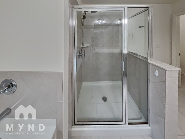 Building Photo - 4445 Newfangle Rd