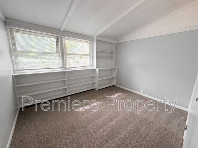 Building Photo - 5803 N Highland Ave