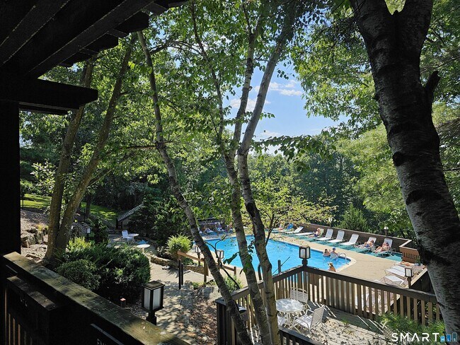 Building Photo - 83 Mallard Dr