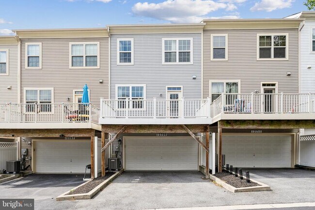 Building Photo - 12709 Horseshoe Bend Cir