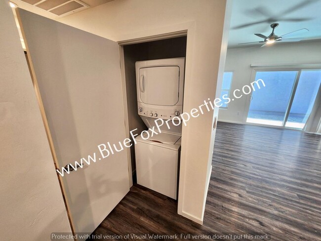 Building Photo - 1820 S Poetry Ln