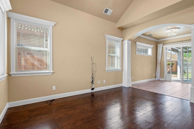 Building Photo - 8204 Ashcrest Ln