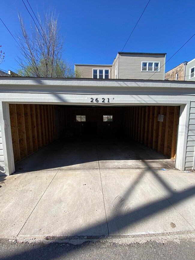 Building Photo - 2621 W Rice St