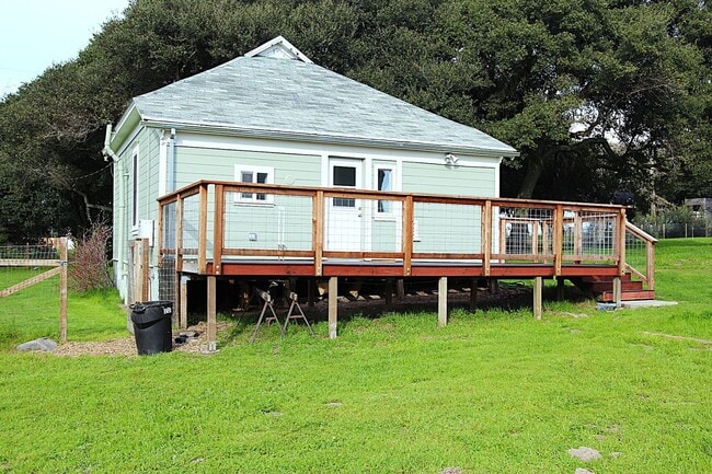 Building Photo - 121 McBrown Rd