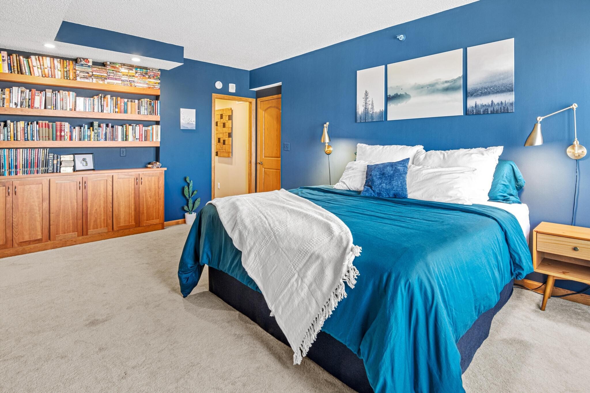 Building Photo - 168 6th St E