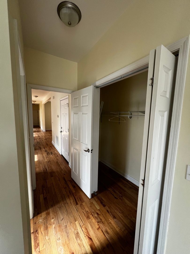 Building Photo - 4528 S Hermitage Ave