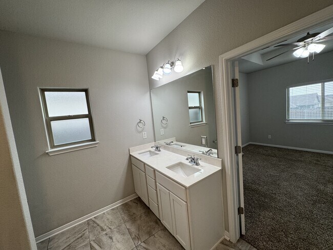 Building Photo - 612 Parkfield Ln