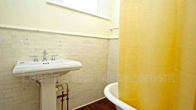 Building Photo - 27 Smith St