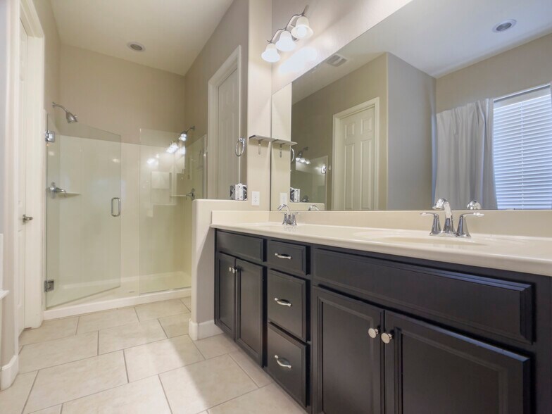 Master Bath2 - 5132 S Centric Way