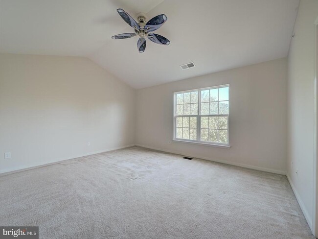 Building Photo - 45818 Winding Branch Terrace