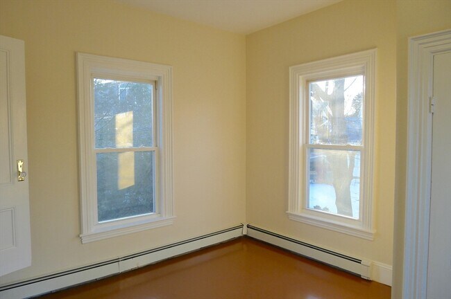 Building Photo - 77 Hartford St