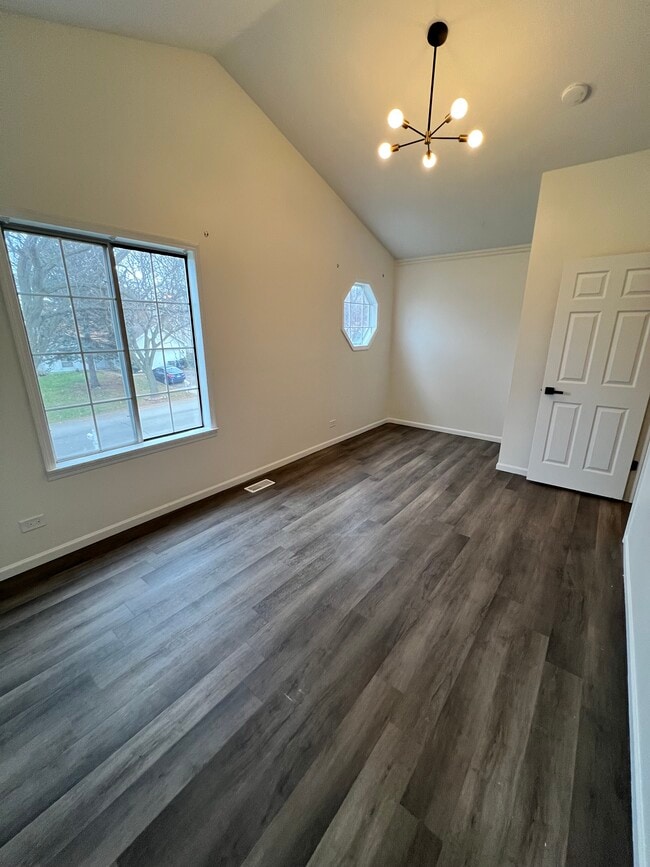 Building Photo - 666 Mariner Dr