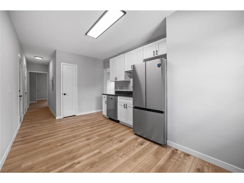 Building Photo - 3379 Brownlow Ave