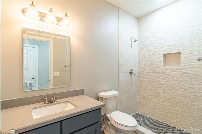 Building Photo - 6903 Venus Dr