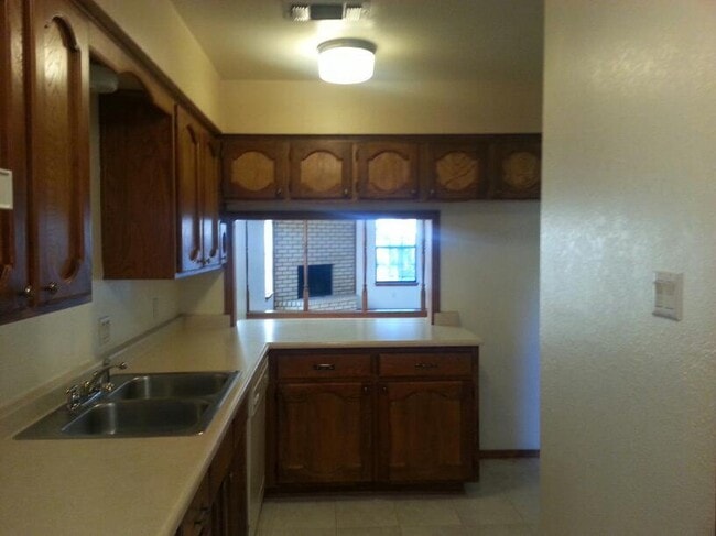Building Photo - Duplex
