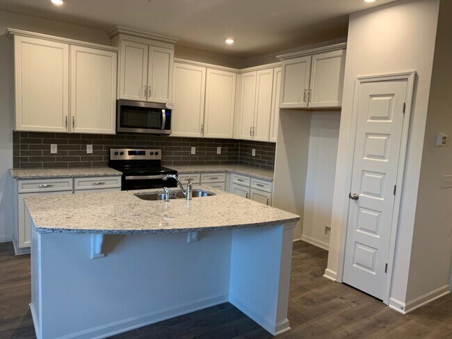 Building Photo - 3306 Deerchase Cir