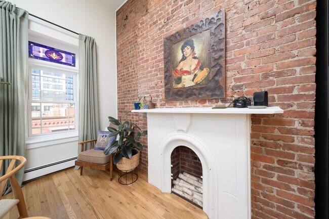 Building Photo - 205 14th St