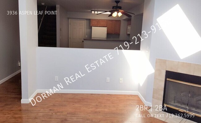 Building Photo - Townhome with Fireplace & Garage