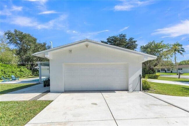 Building Photo - 7465 SW 135th St