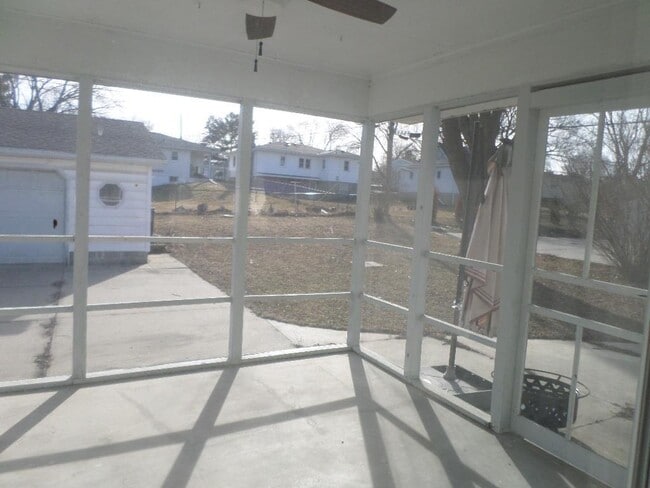 Building Photo - 608 Cataract Ave