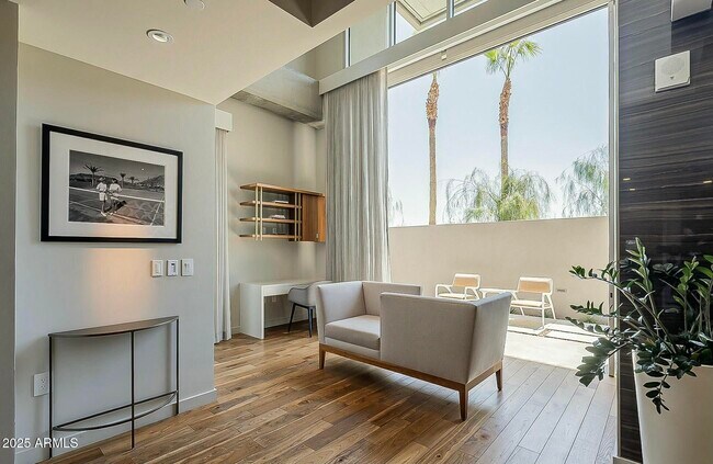 Building Photo - 5455 E Lincoln Dr