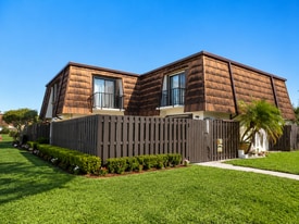 Building Photo - 2228 White Pine Cir