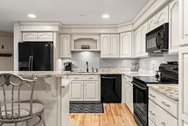 Building Photo - 1001 Marina Dr