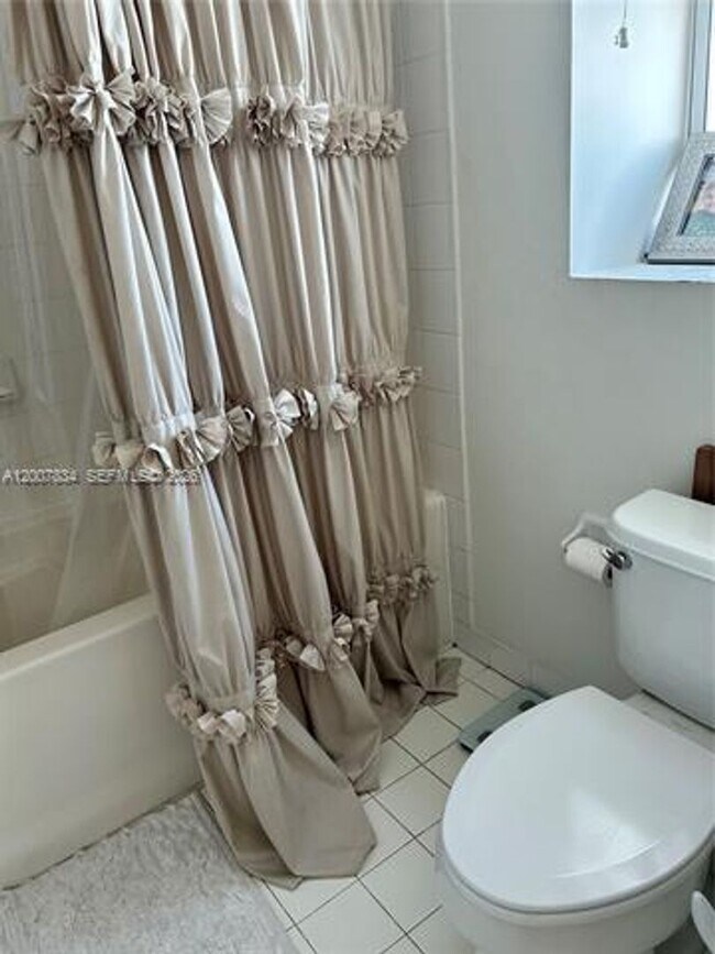 Building Photo - 7275 SW 90th St