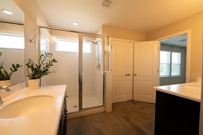 Building Photo - 2670 Fawn Point Dr