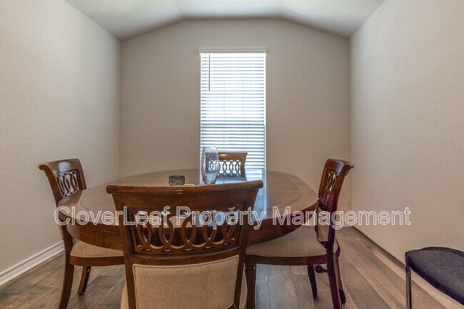 Building Photo - 6819 Whisper Grv