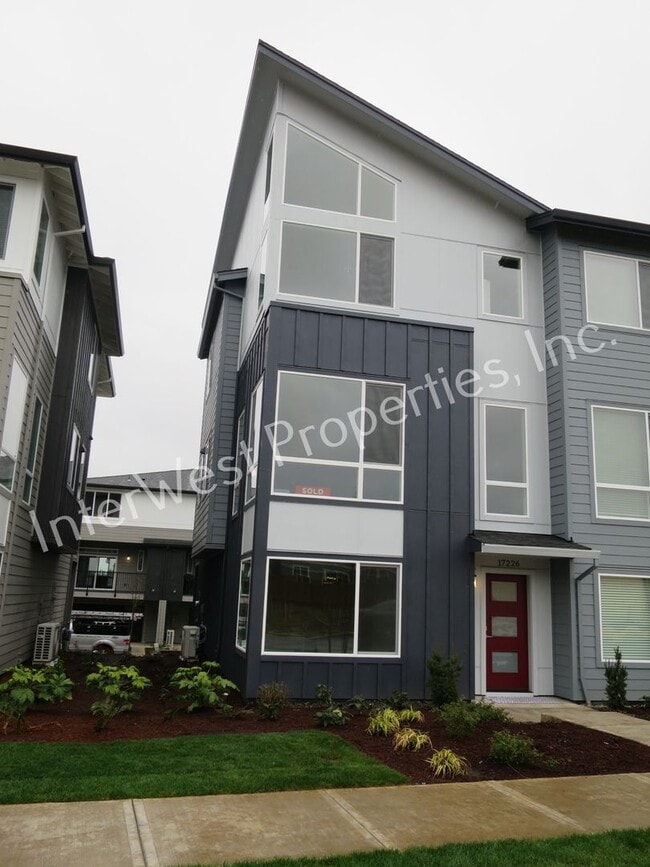 Building Photo - BEAUTIFUL NEWER CONSTRUCTION 4 BD HOME W/2...