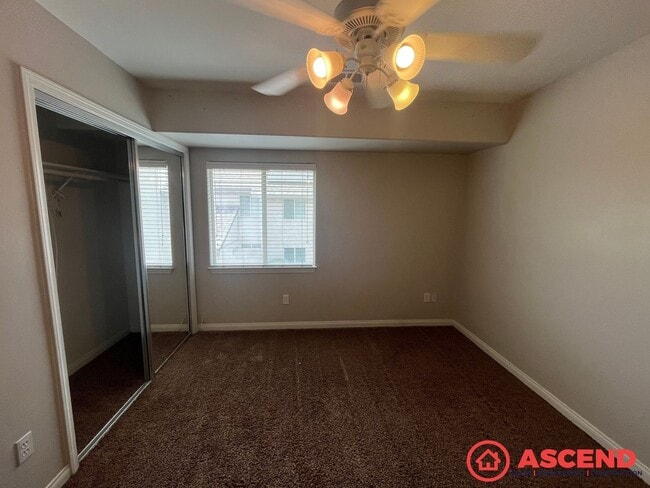 Building Photo - Stunning 5 Bedroom In Gated Community!