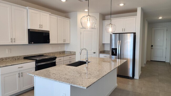 Building Photo - 7615 E Cozy Cottage Ln