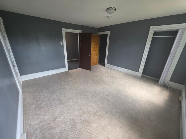 Building Photo - 1703 Bailie Ave