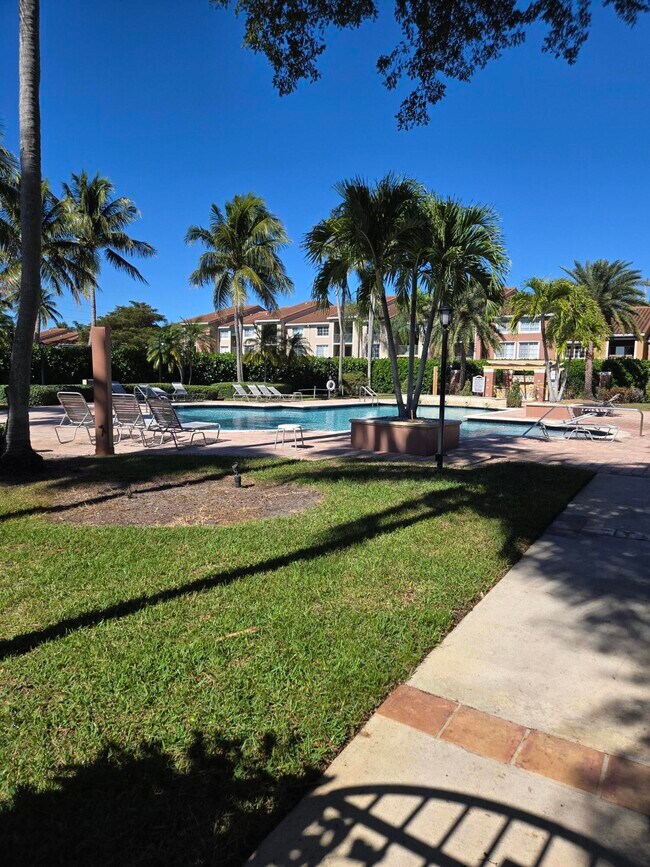 Building Photo - 7832 Sonoma Springs Cir