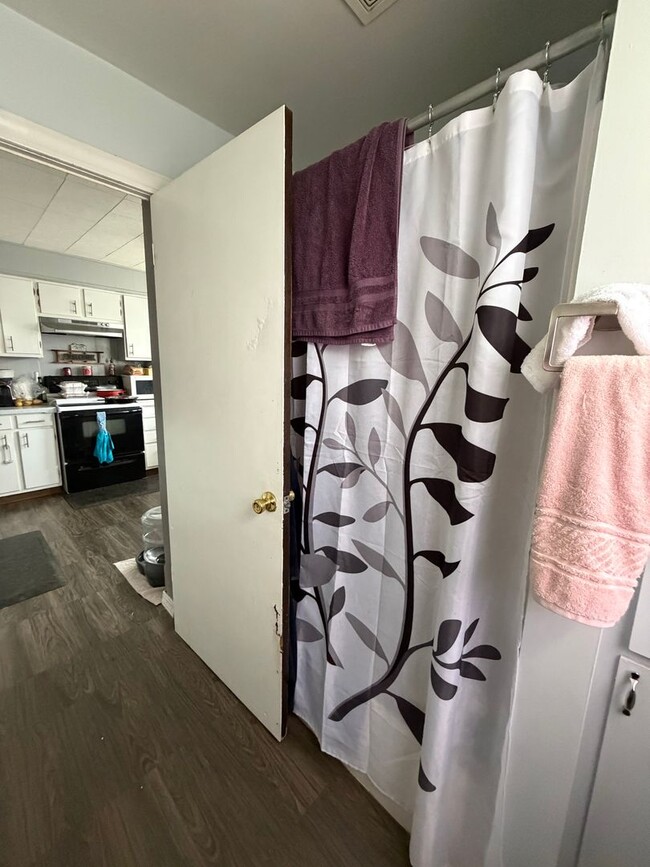 Building Photo - 607 2nd St