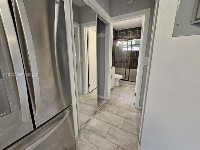 Building Photo - 950 NW 5th St