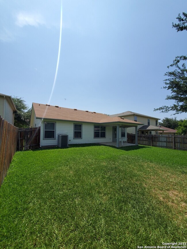 Building Photo - 136 Rattlesnake Way