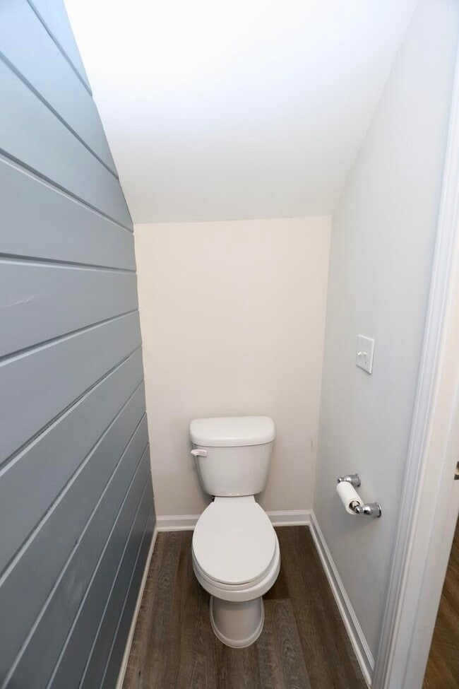 Building Photo - 2943 Old Field Rd