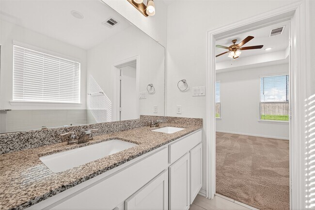 Building Photo - 8114 Royal Palm Ct