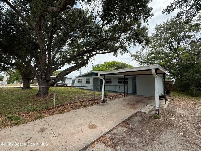 Building Photo - 420 N Fiske Blvd