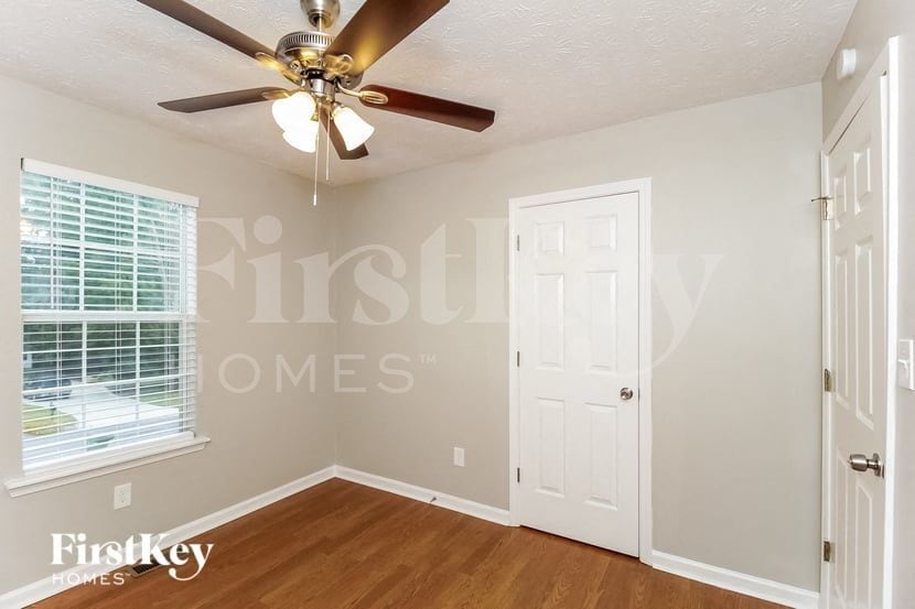 Building Photo - 105 Tanner Dr