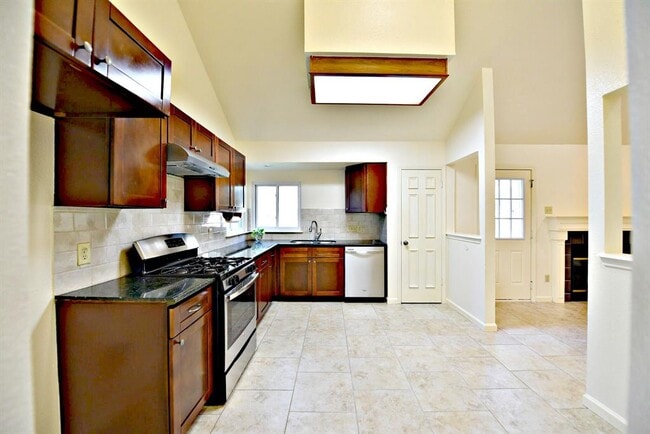 Building Photo - 6606 Hondo Bend