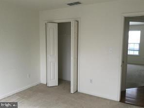Building Photo - 32 Fenwick Ct