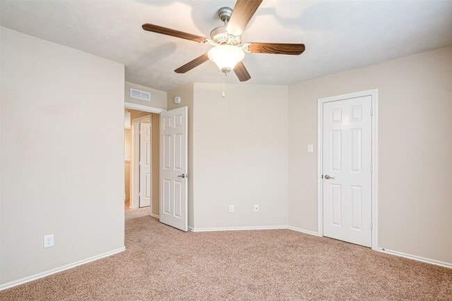 Building Photo - 23 Fairlee Ct