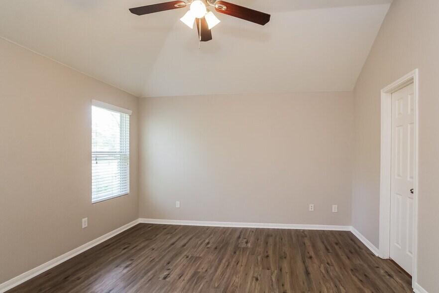 Building Photo - 9969 Kingfisher Dr