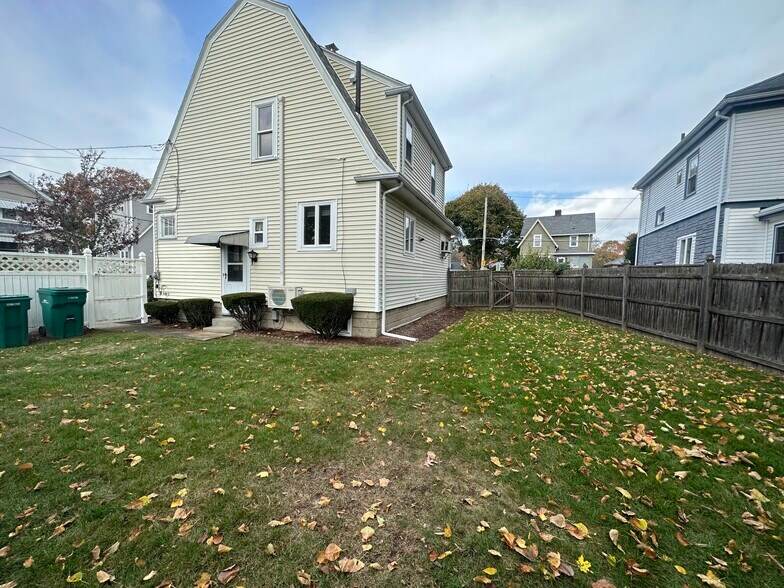 Building Photo - 235 Ashcroft Rd
